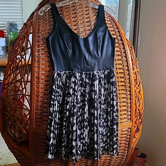 BB Dakota Dress - Picture 1 of 3